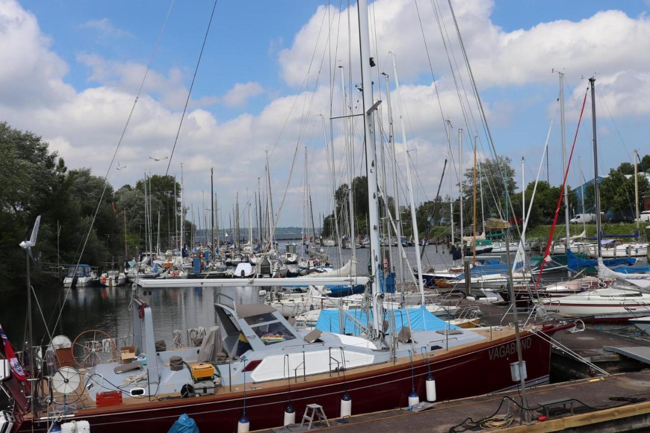 Hausboot Lina In Flensburg Hotel Kültér fotó